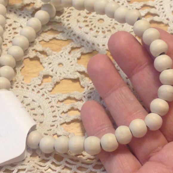 Tassel necklace with wood beads chain - Picture 3 of 4